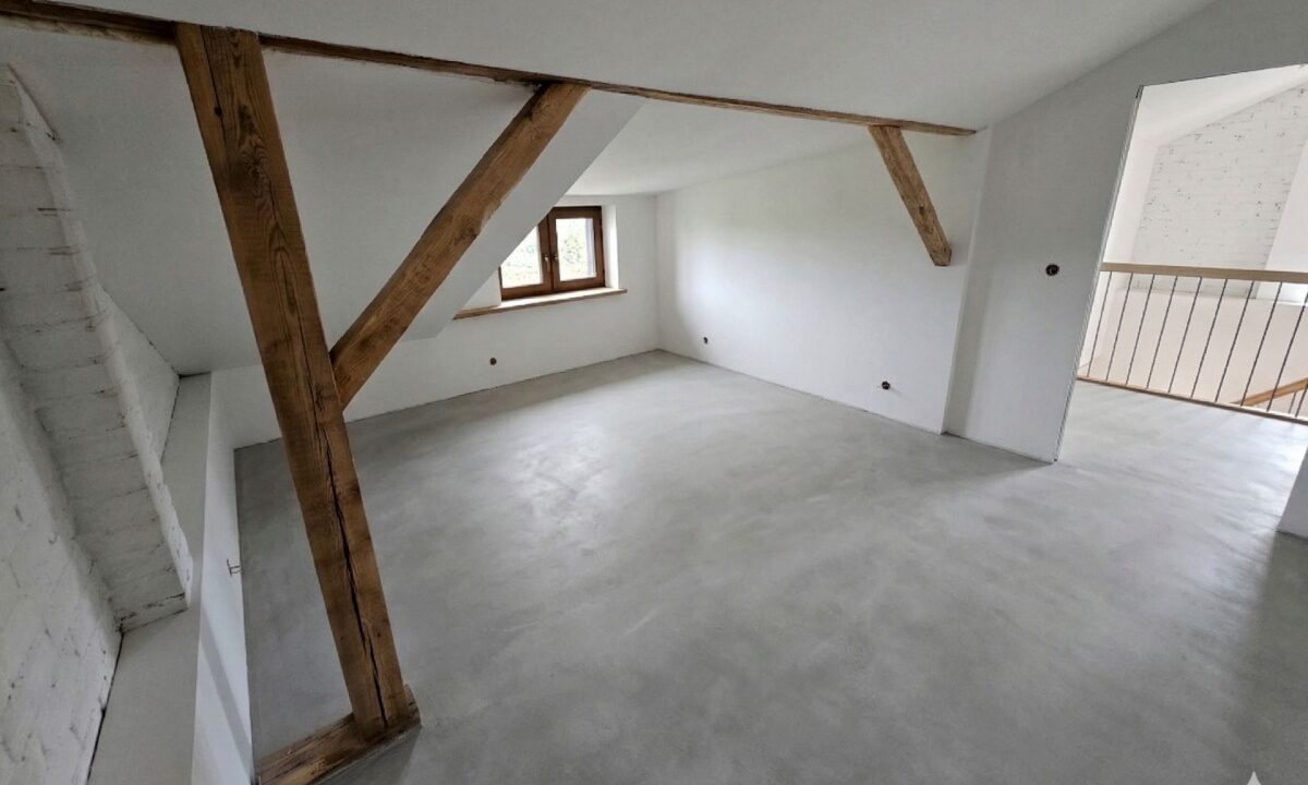 232360_3