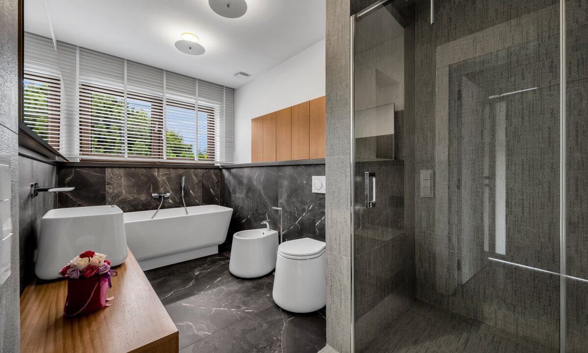 233691_3