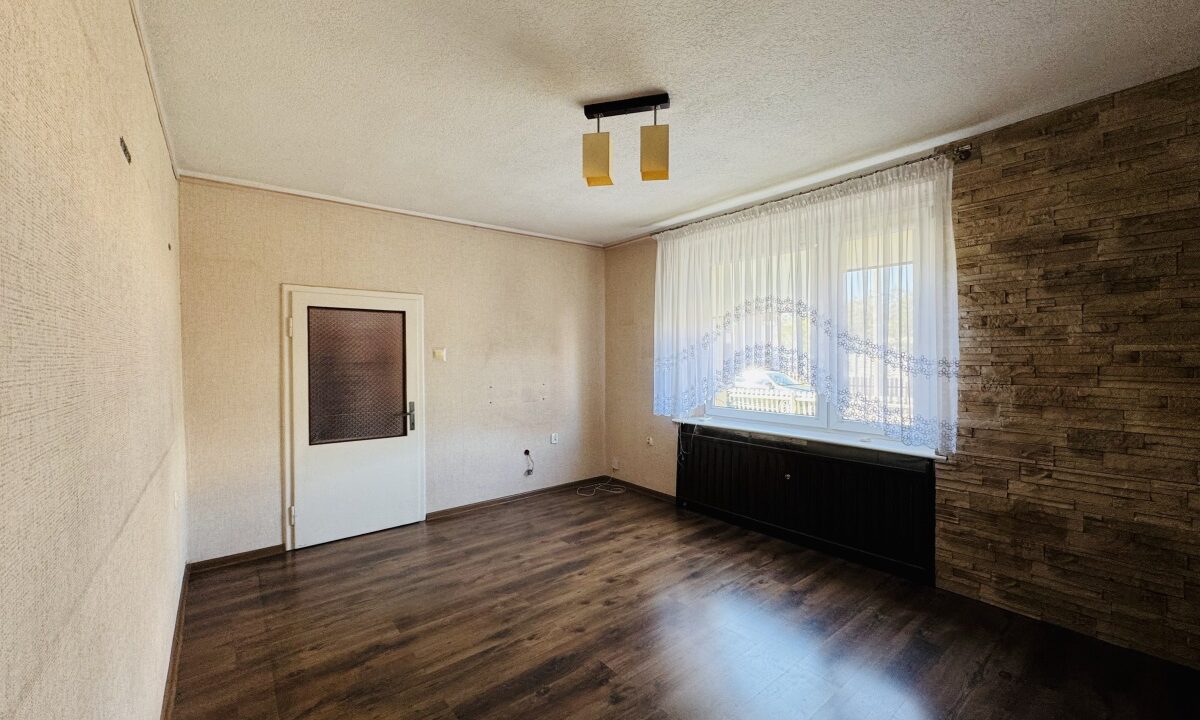 235277_3
