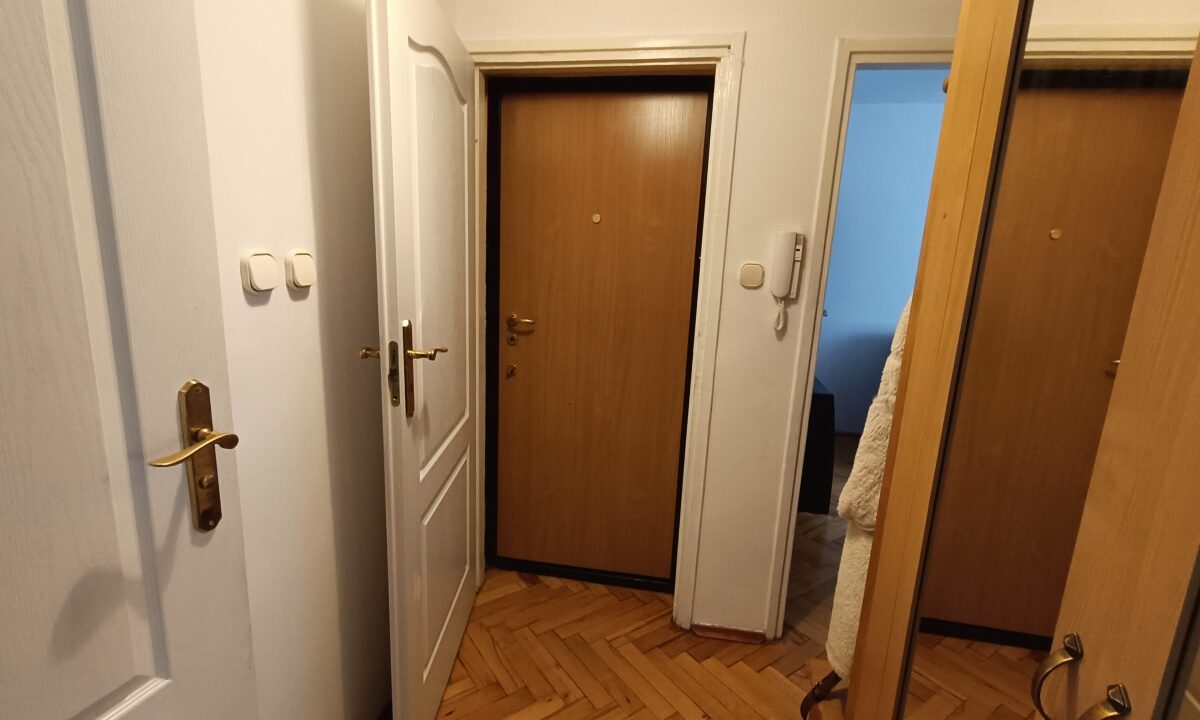 239015_3