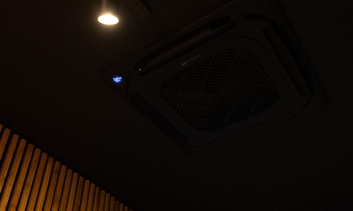 239345_3