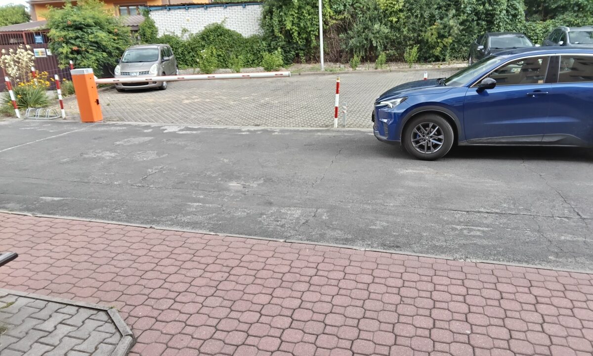 243651_3.jpg