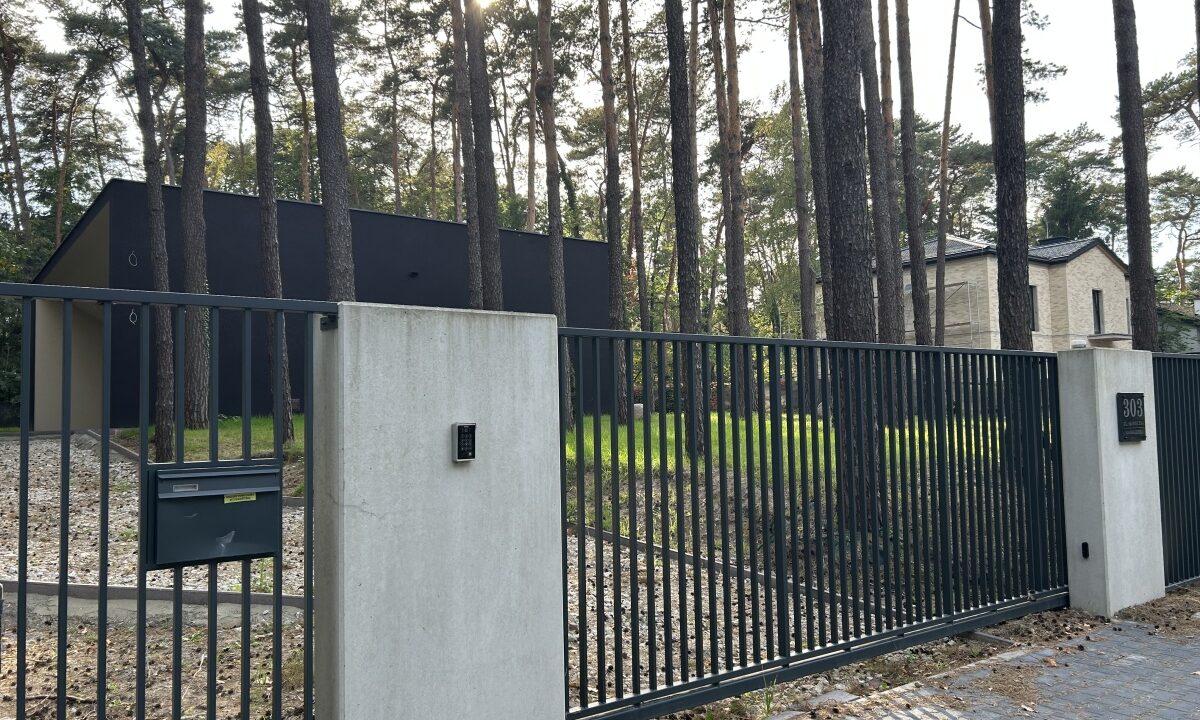 255684_3