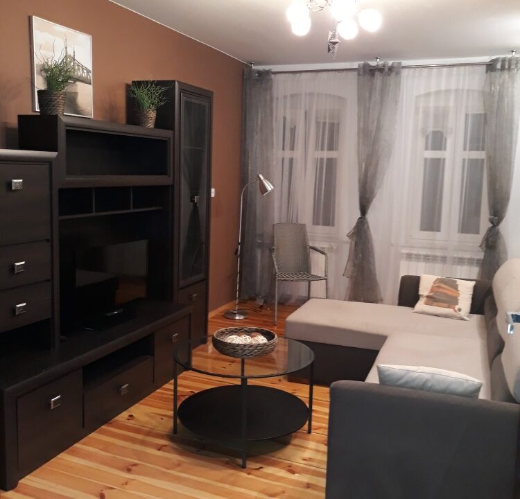 256651_3